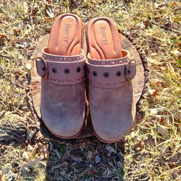 Born Shoes - ⬇️Price Drop!⬇️Born Mules in size 7